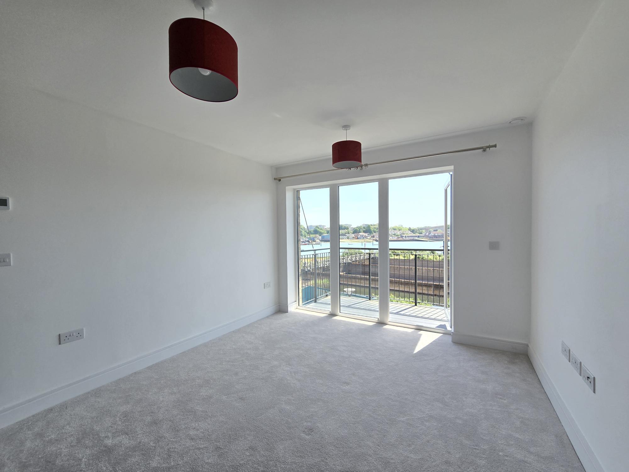 Flat Thomas Blake Avenue in Southampton