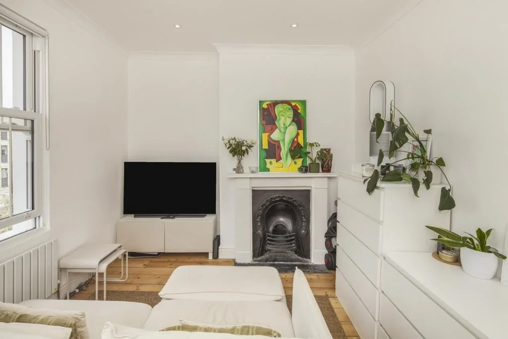 Flat Holmesdale Road in Greater London