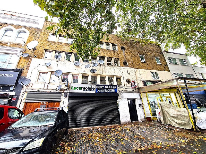 Flat Barking Road in Greater London