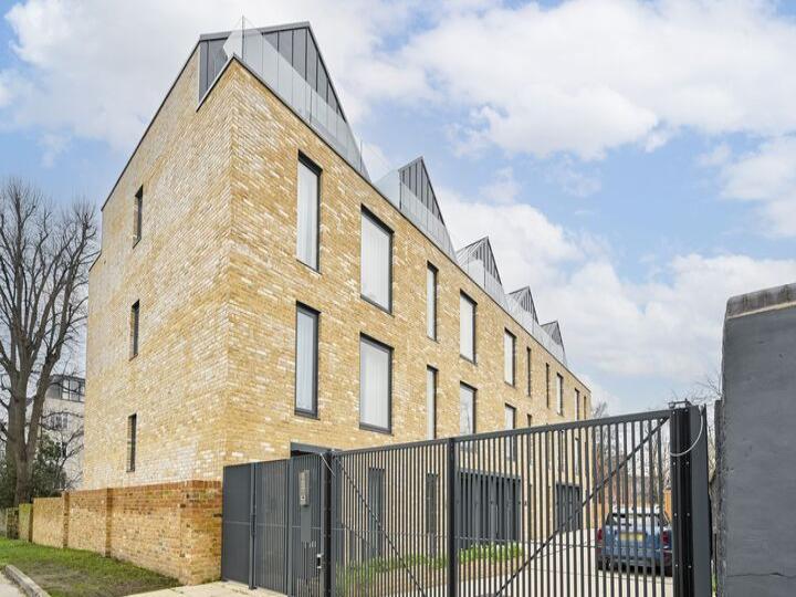Flat Loats Road in Greater London