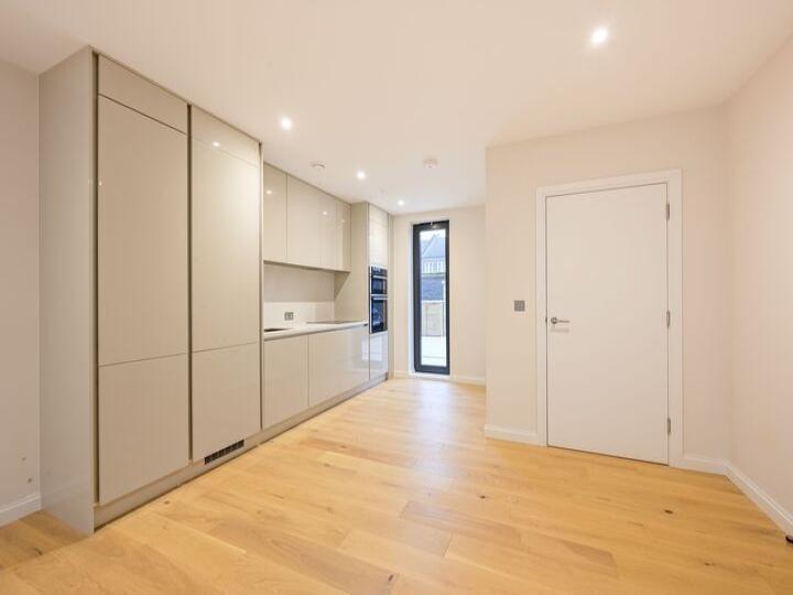 Flat Loats Road in Greater London