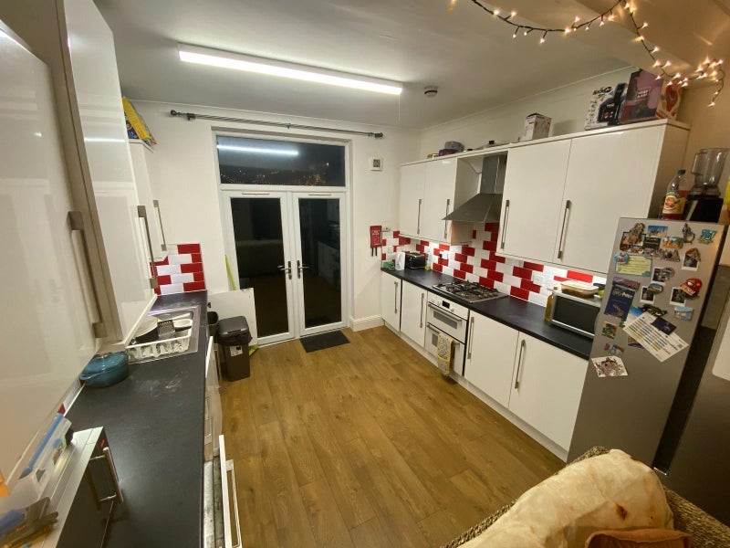 Room Tenby Avenue in Manchester