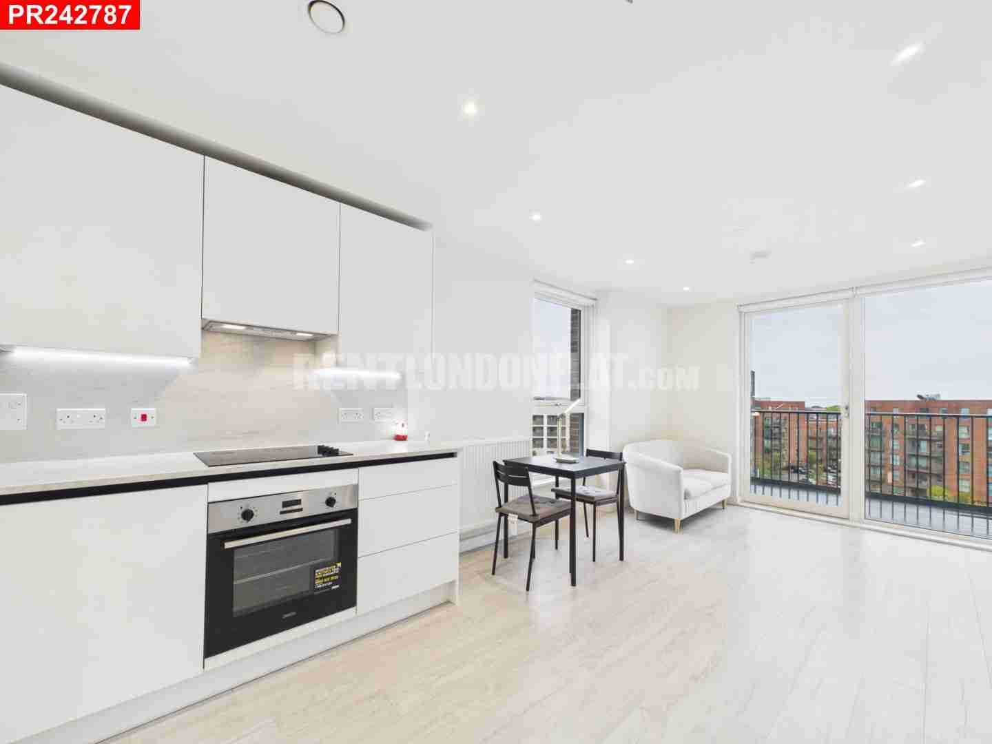 Flat Hargrave Drive in Greater London