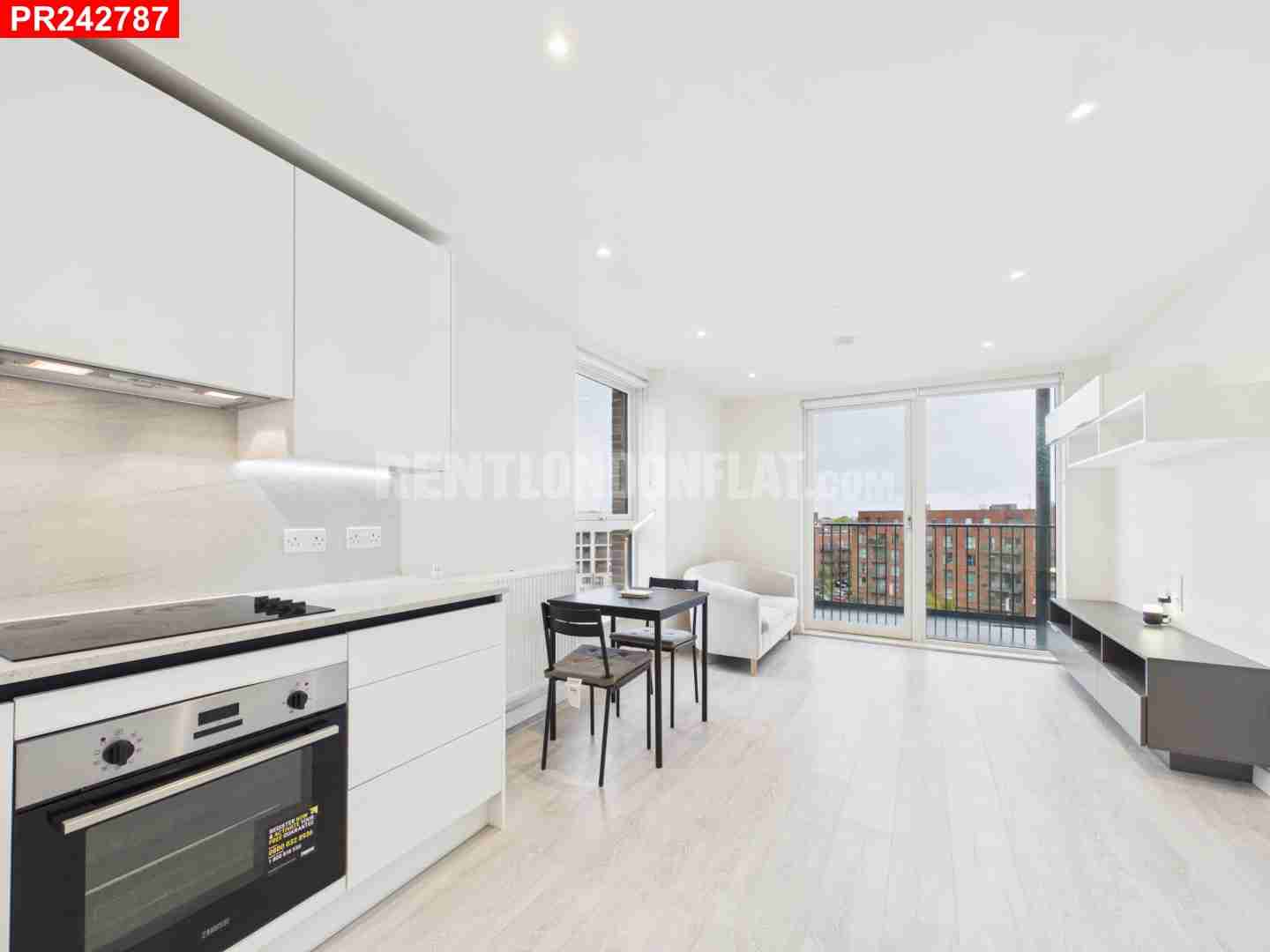 Flat Hargrave Drive in Greater London
