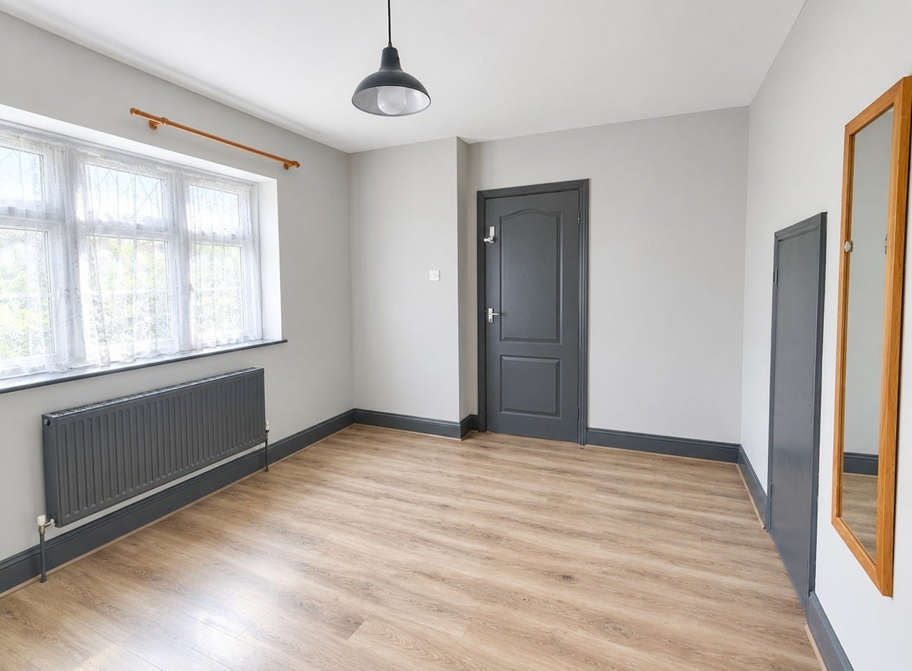 Flat Mulberry Close in Greater London