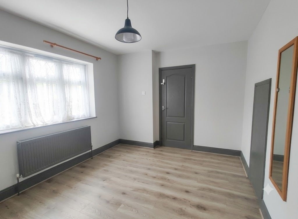 Flat Mulberry Close in Greater London