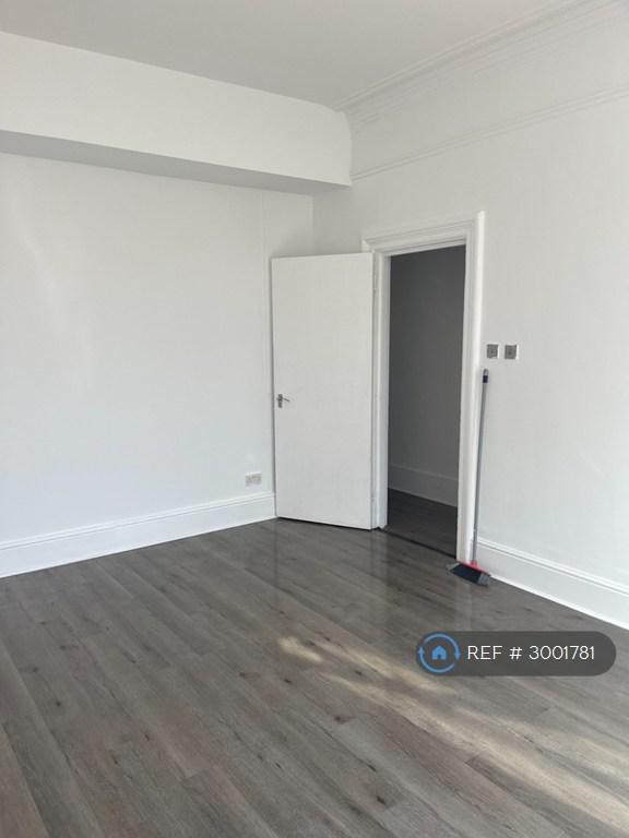 Flat Davigdor Road in Hove