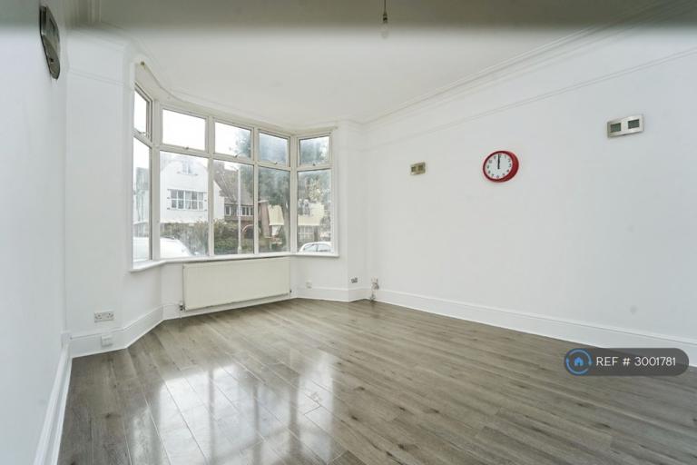 Flat Davigdor Road in Hove