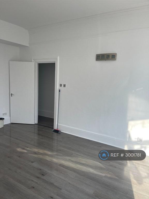 Flat Davigdor Road in Hove