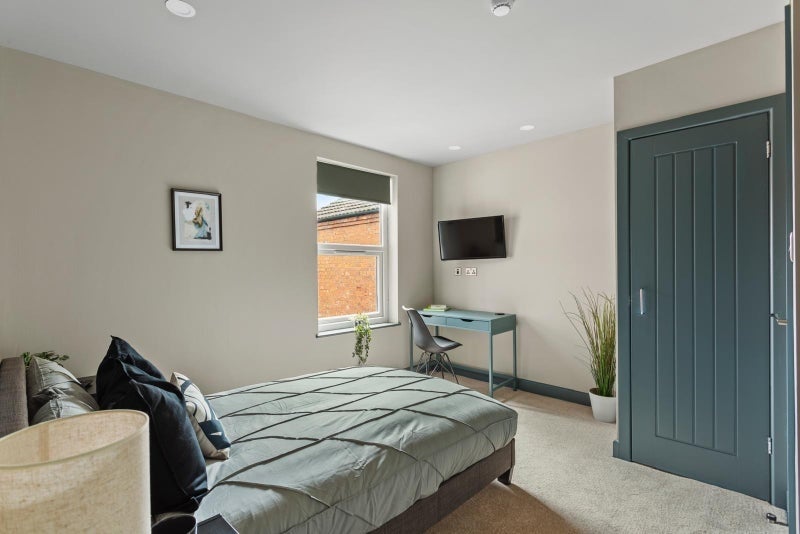 Room Meriden Street in Coventry
