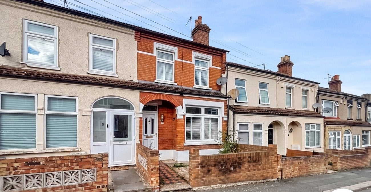House Edwards Road in Greater London