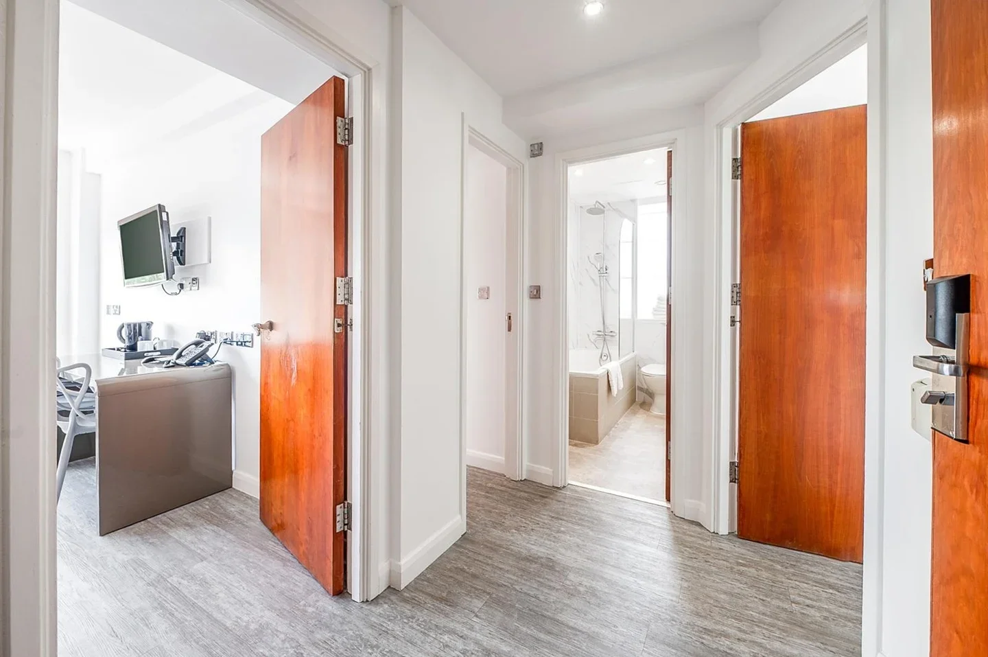 Flat Old Brompton Road in Greater London