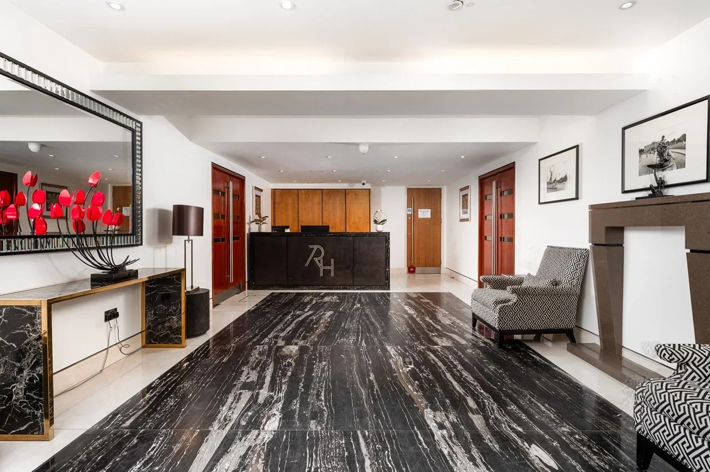 Flat Old Brompton Road in Greater London