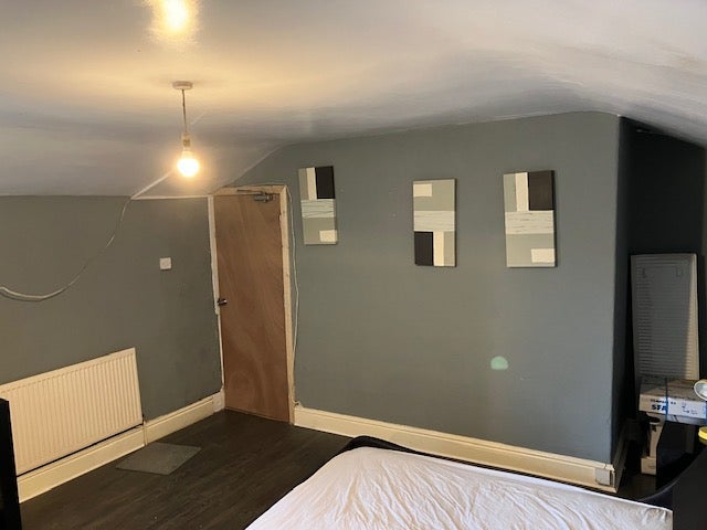 Room Gilbert Street in Salford