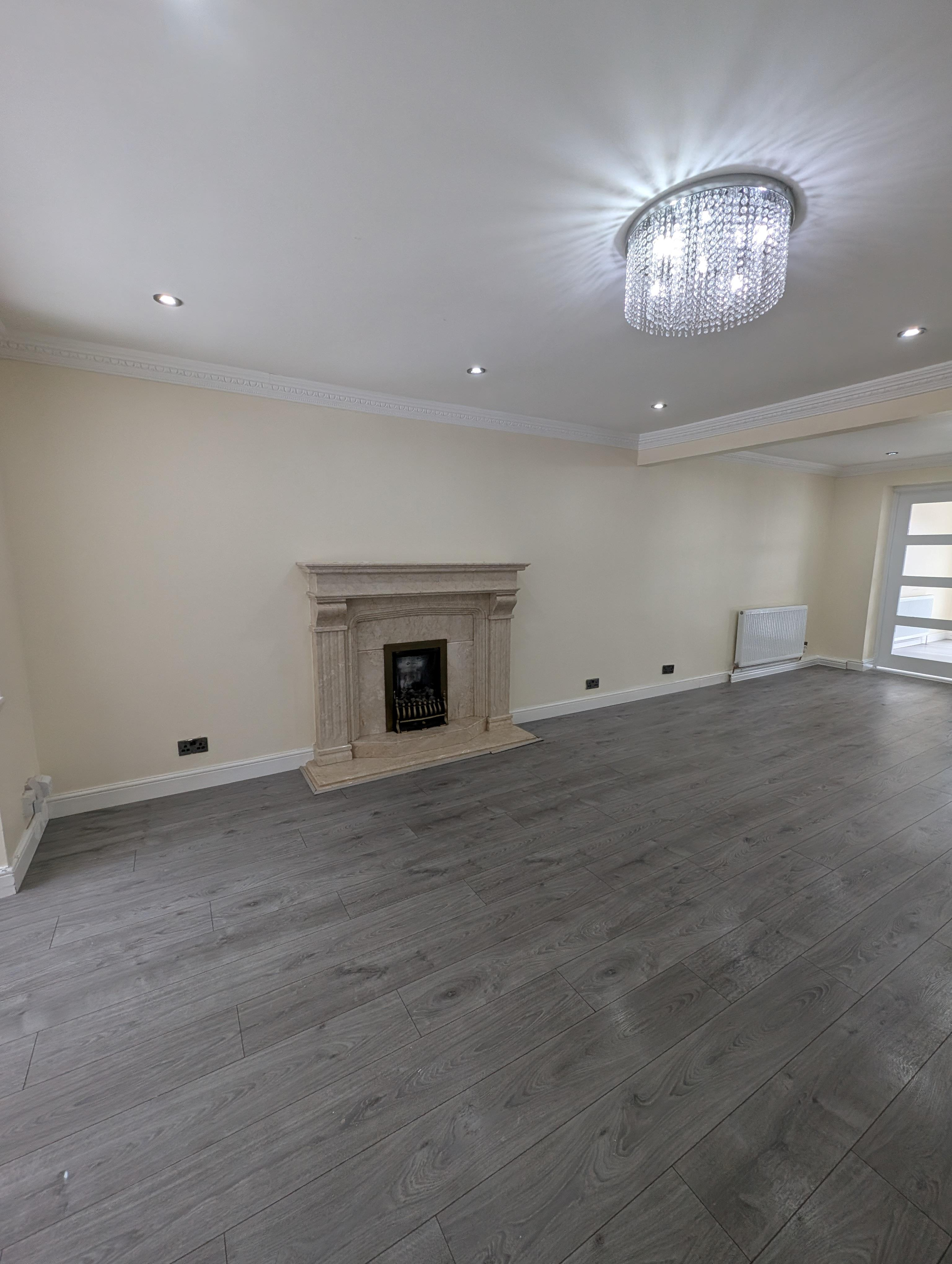 Flat Aintree Way in Dudley