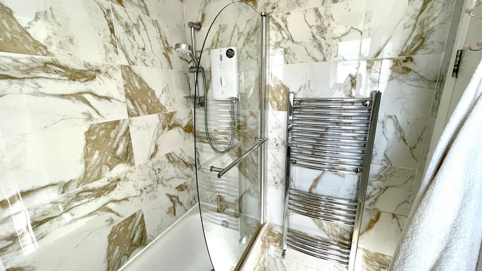 Flat Dobson Close in Greater London