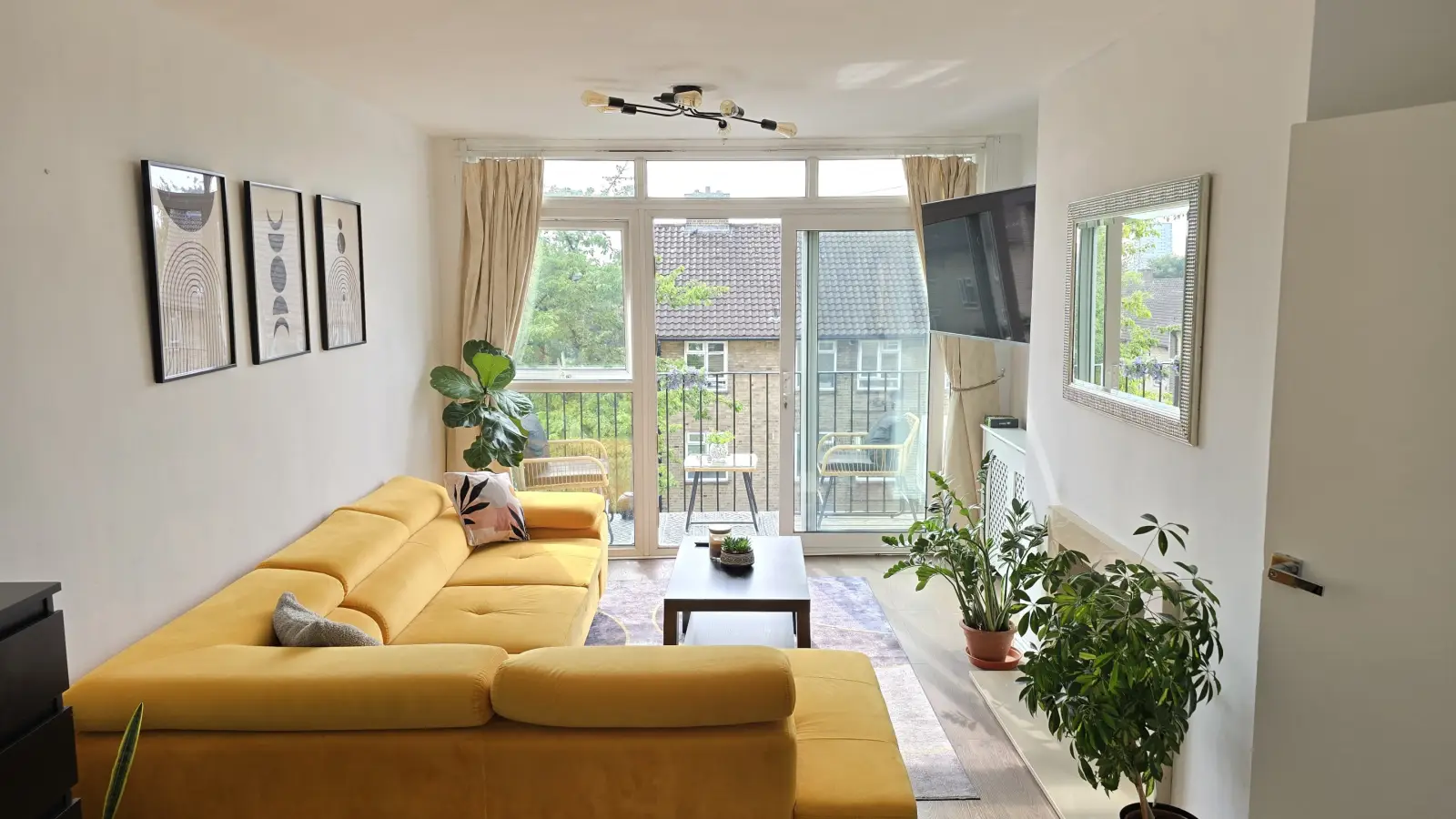 Flat Dobson Close in Greater London