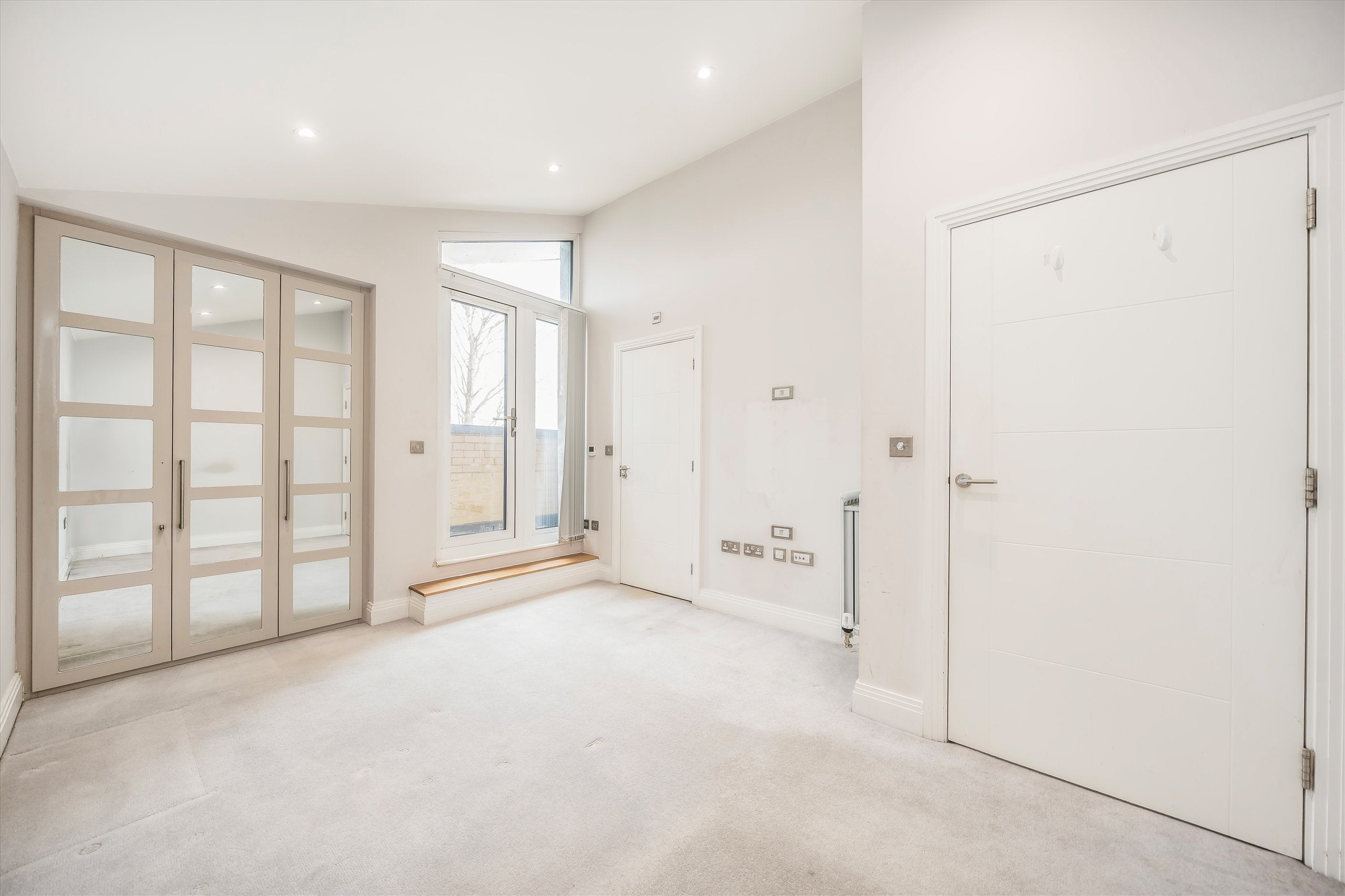 Flat Eveline Road in Greater London