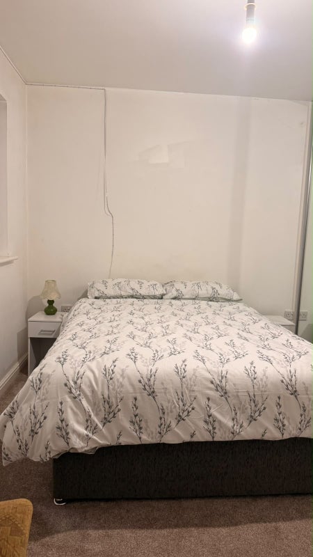 Room Breccia Gardens in St Helens