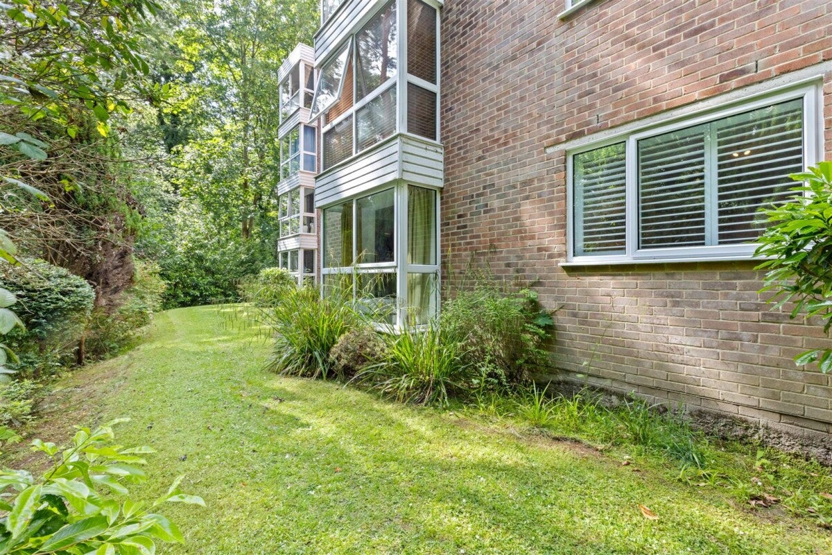 Flat Cardwell Crescent in Ascot