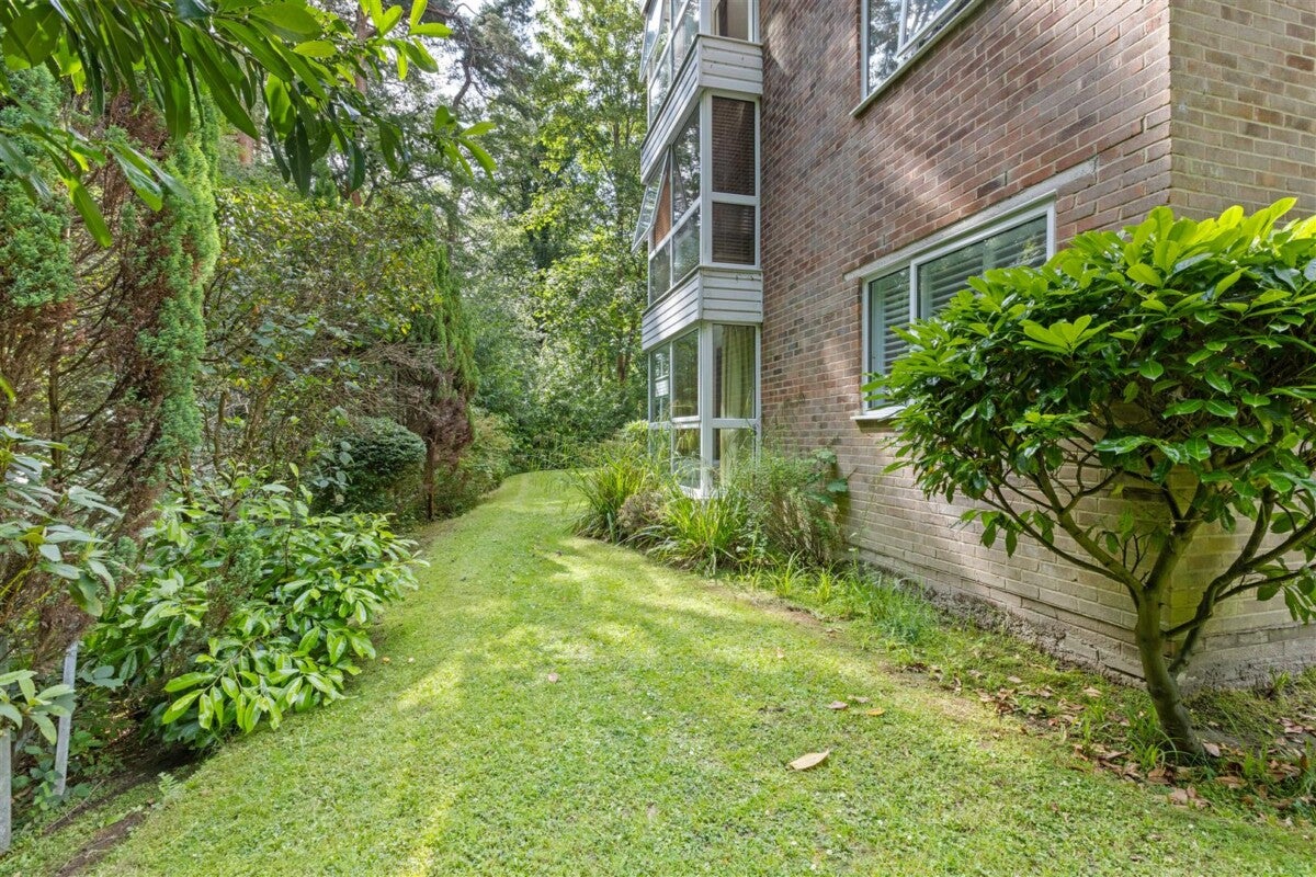 Flat Cardwell Crescent in Ascot