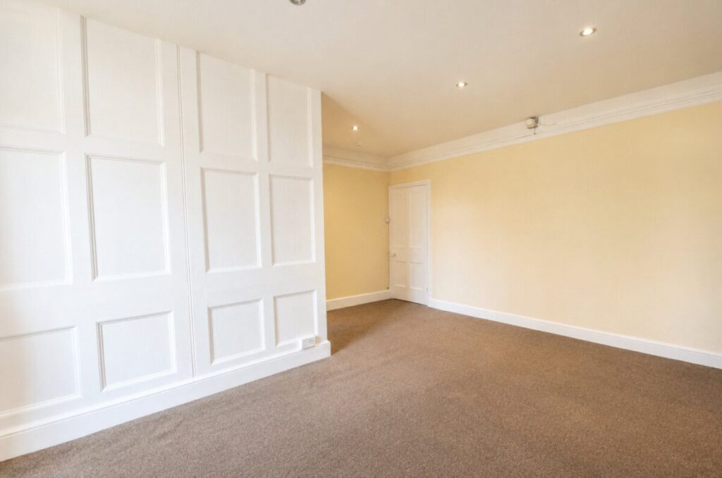 Flat Southfield Road in Bristol