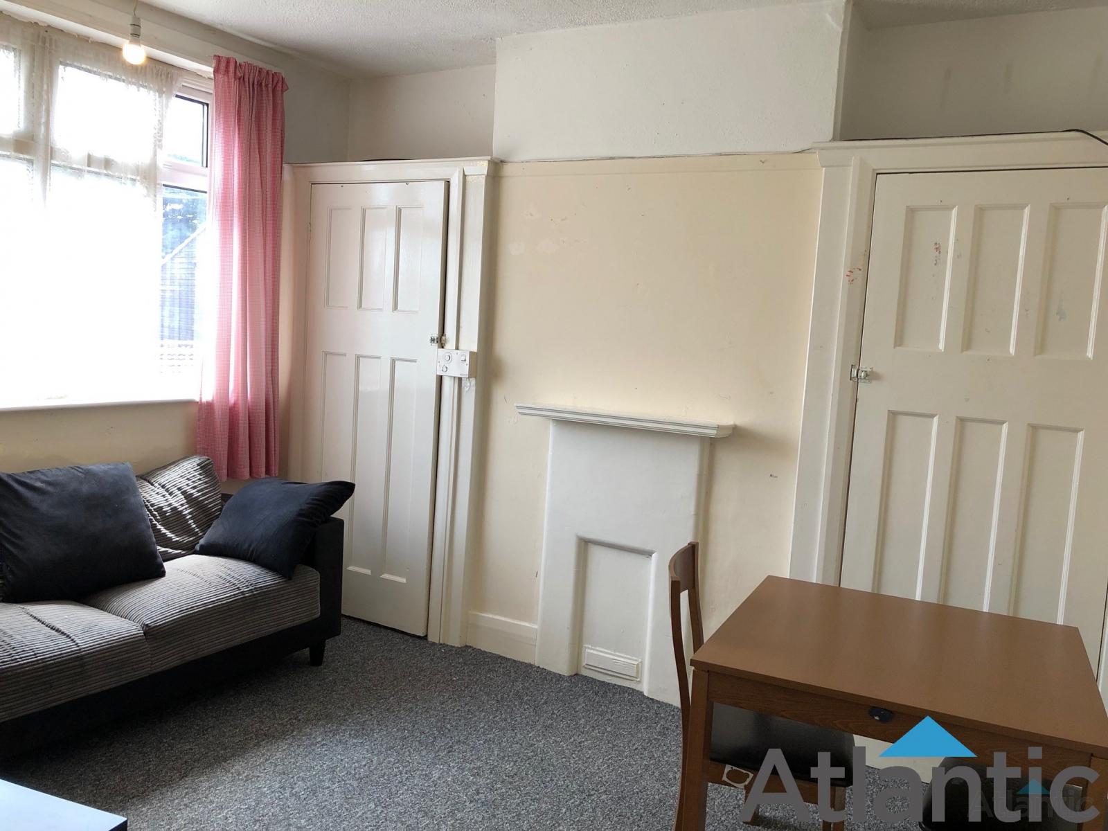 Flat New North Road in Greater London