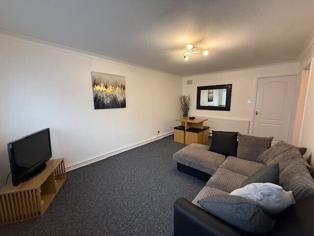 Flat Dean Close in Derby