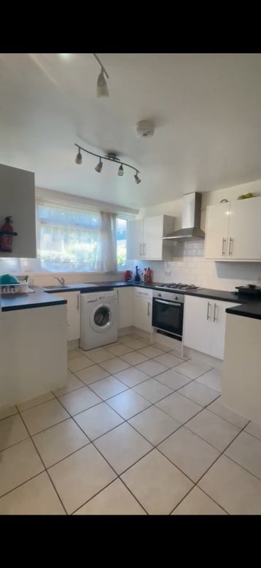 Room Lough Road in Greater London