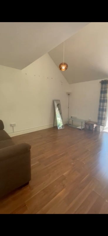 Room Lough Road in Greater London