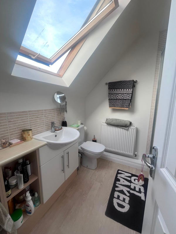 Room Ffordd Mograig in Cardiff