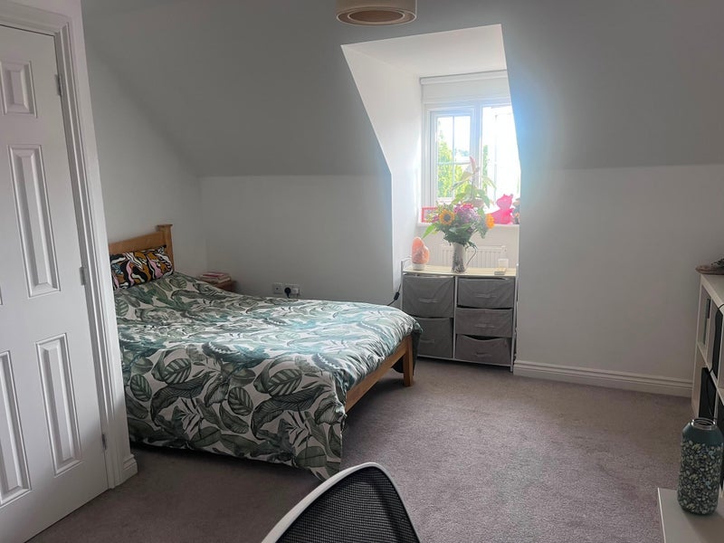 Room Ffordd Mograig in Cardiff