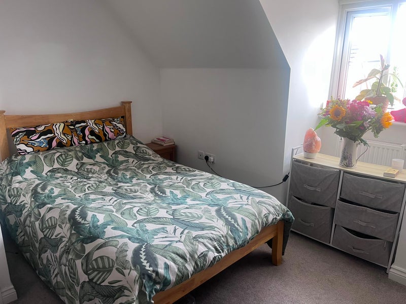 Room Ffordd Mograig in Cardiff