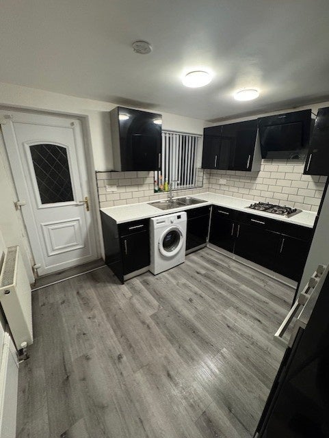 Room Stag Lane in Rotherham