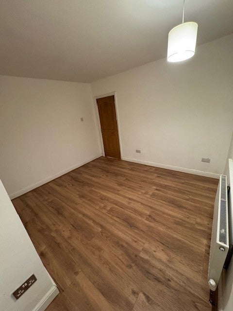 Room Stag Lane in Rotherham