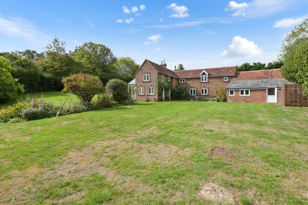 House Broomstick Lane in Buckland Common