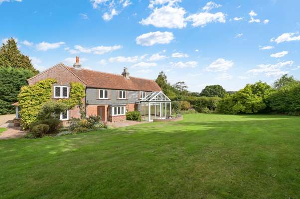 House Broomstick Lane in Buckland Common
