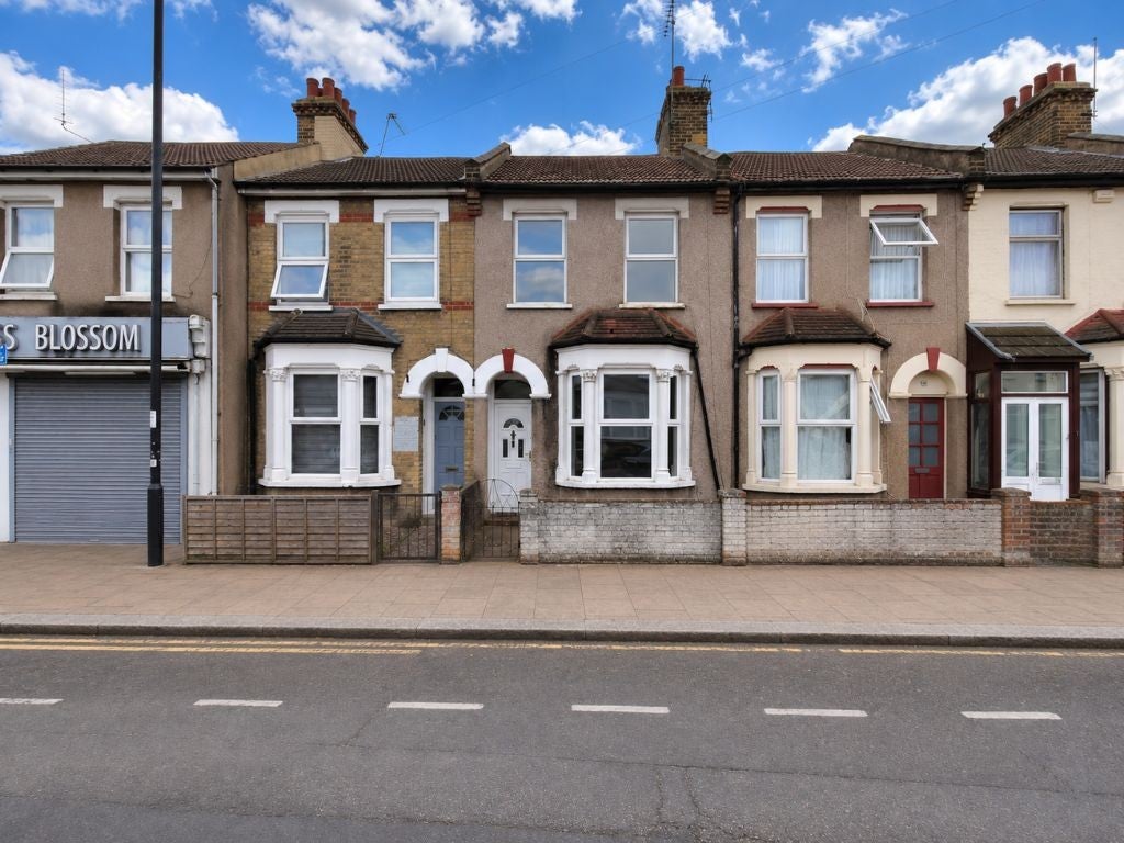 House Town Road in Greater London