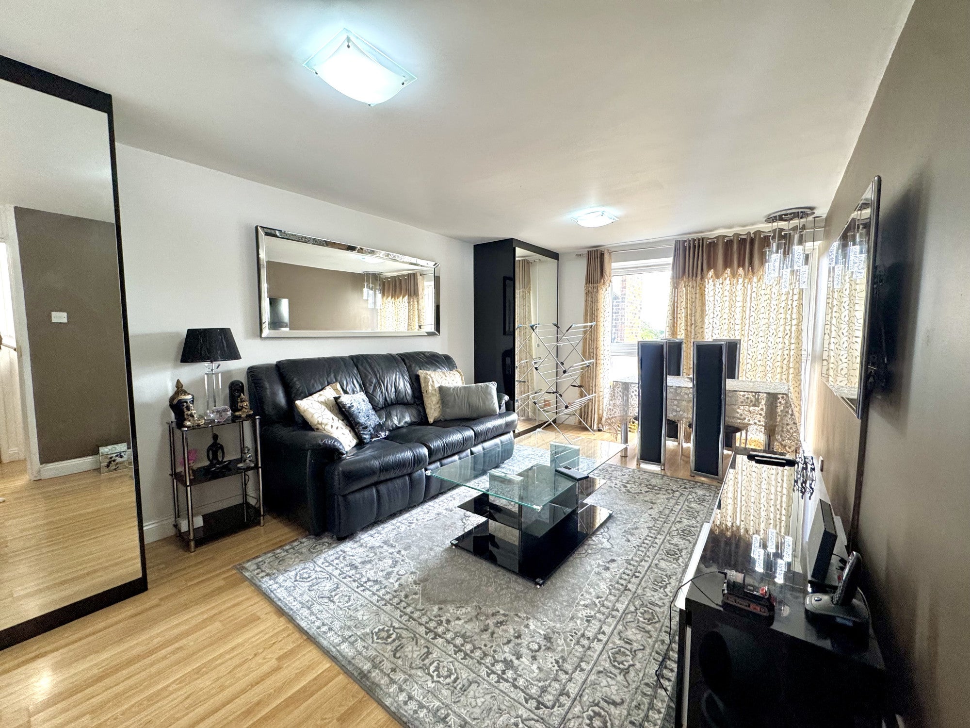 Flat Harris Close in Greater London
