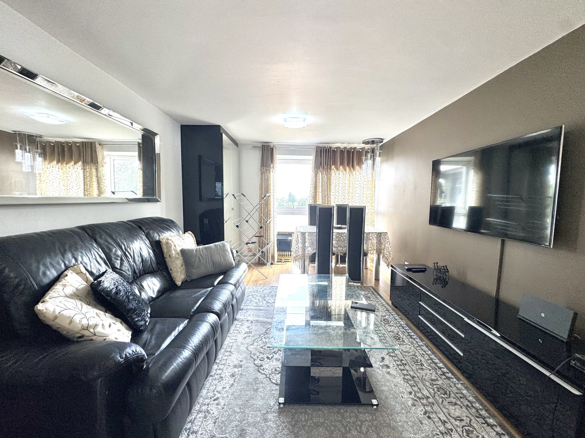 Flat Harris Close in Greater London