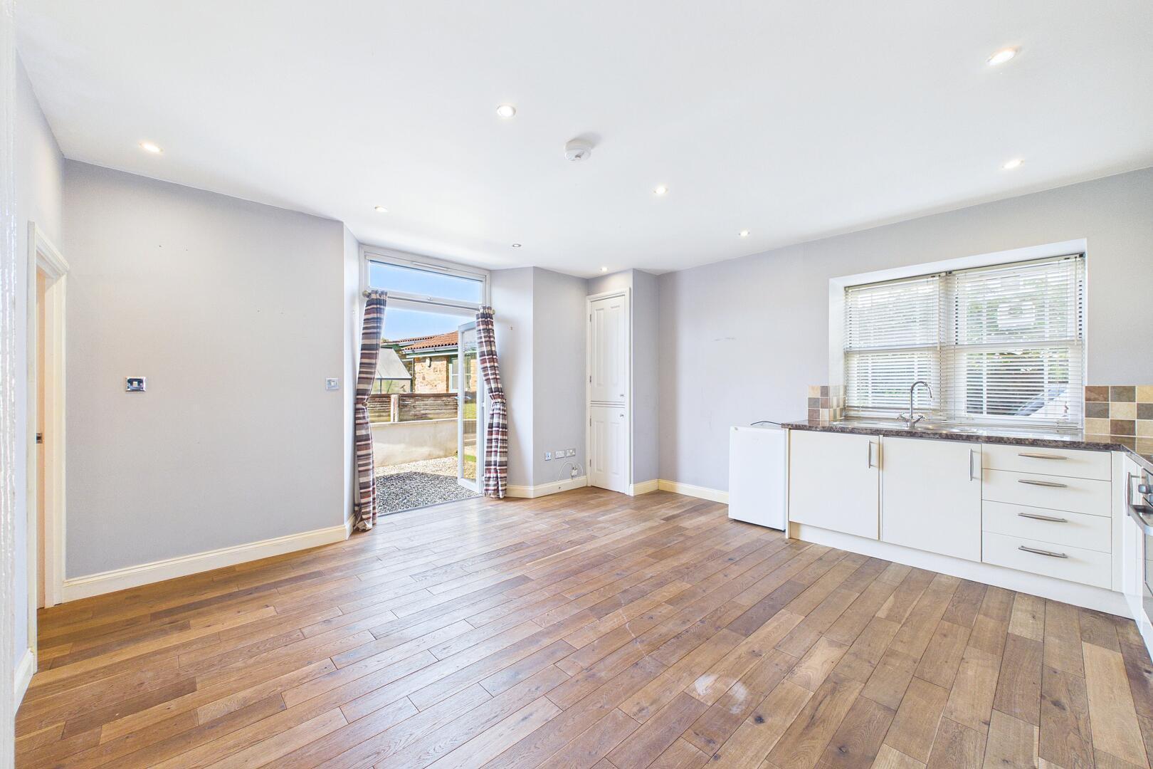 Flat Saint Mary's Grove in Bristol