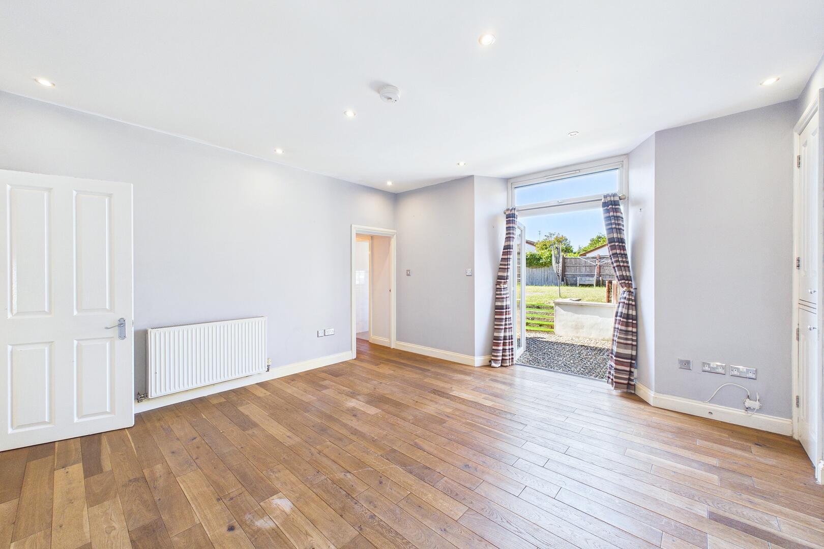 Flat Saint Mary's Grove in Bristol