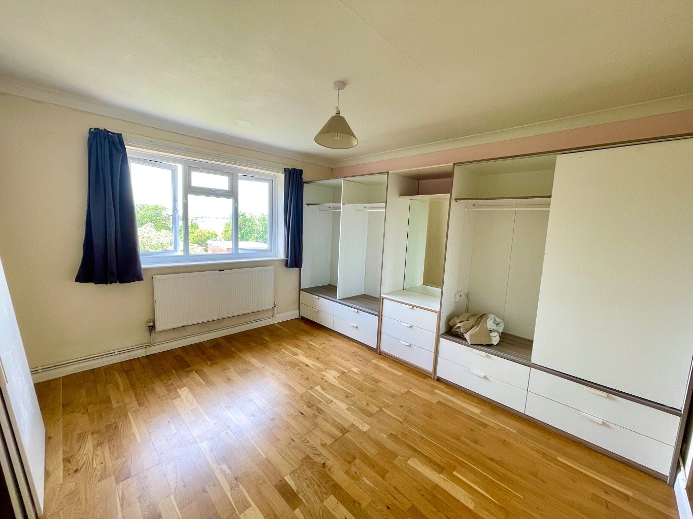 House Weldon Close in Greater London