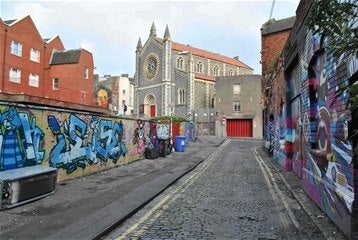 Room Moon Street in Bristol