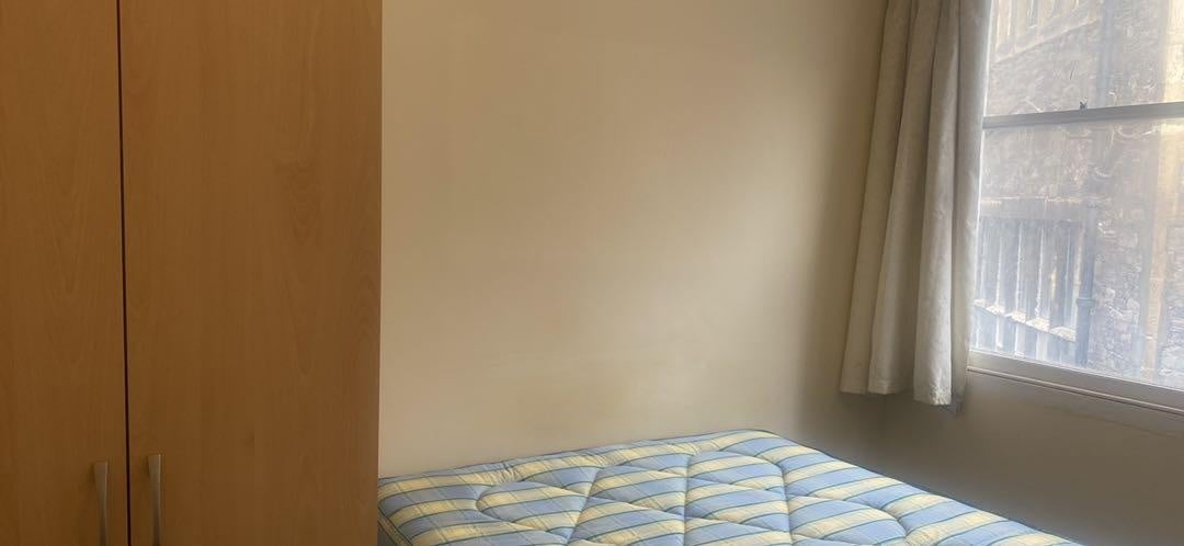 Room Moon Street in Bristol