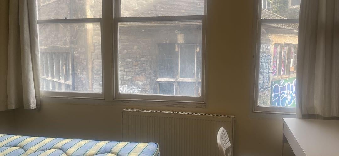 Room Moon Street in Bristol