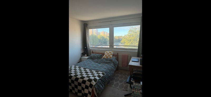 Room Austin Road in Greater London