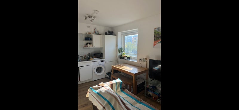 Room Austin Road in Greater London