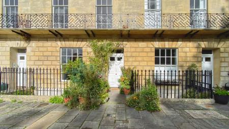 Flat Nelson Place West in Bath