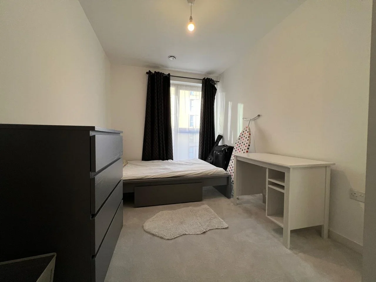 Flat Perryfield Way in Greater London
